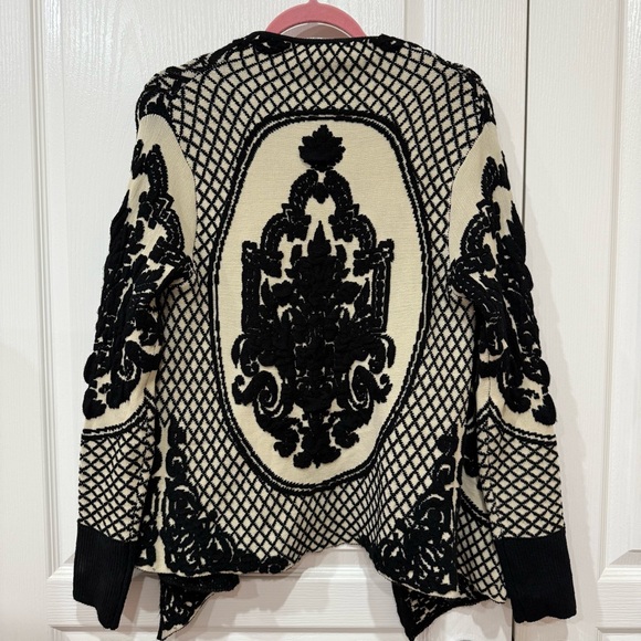 Neiman Marcus Black and Cream Cardigan - Picture 5 of 7